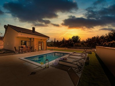 Villa Villa Shaula 1 -  Three Bedroom House with Pool in Brodarica - Villa