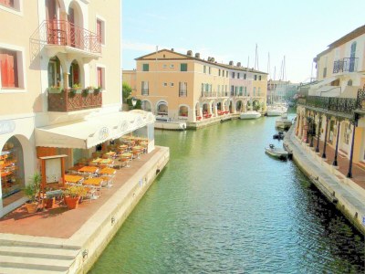 Holiday house Moderne Villa mit Pool - Environment photo 31