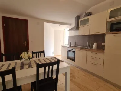 Apartment Apartment with One Bathroom - Features photo 16