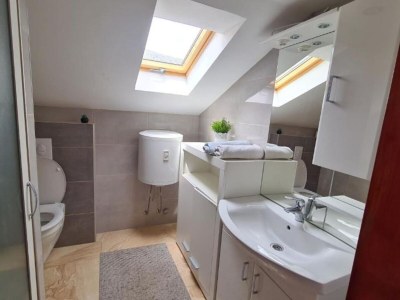 Apartment Apartment with One Bathroom - Features photo 32