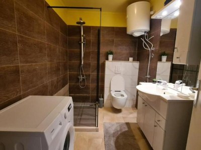 Apartment Apartment with One Bathroom - Features photo 34