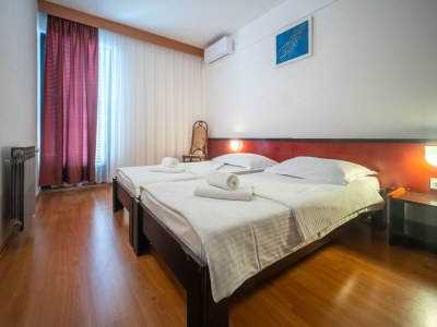 Apartment Hotel Issa - Double Room Sea View 11 - Features photo 41