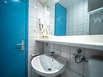 Apartment Hotel Issa - Double Room Sea View 30 - Features photo 19