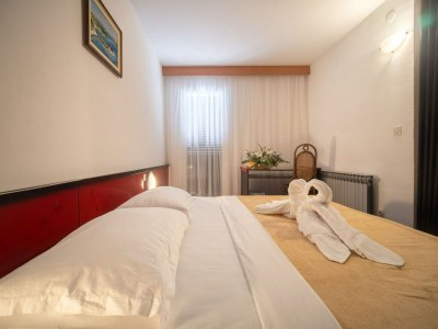 Apartment Hotel Issa - Double Room Sea View 32 - Features photo 14