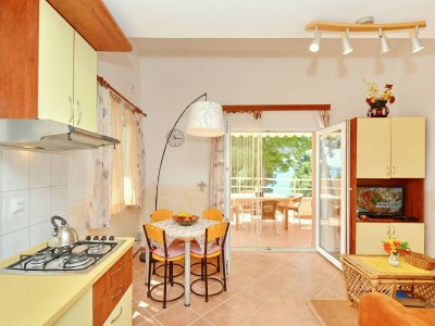 Apartment Studio Apartment with Balcony and Sea View (Jelsa) - Features photo 8