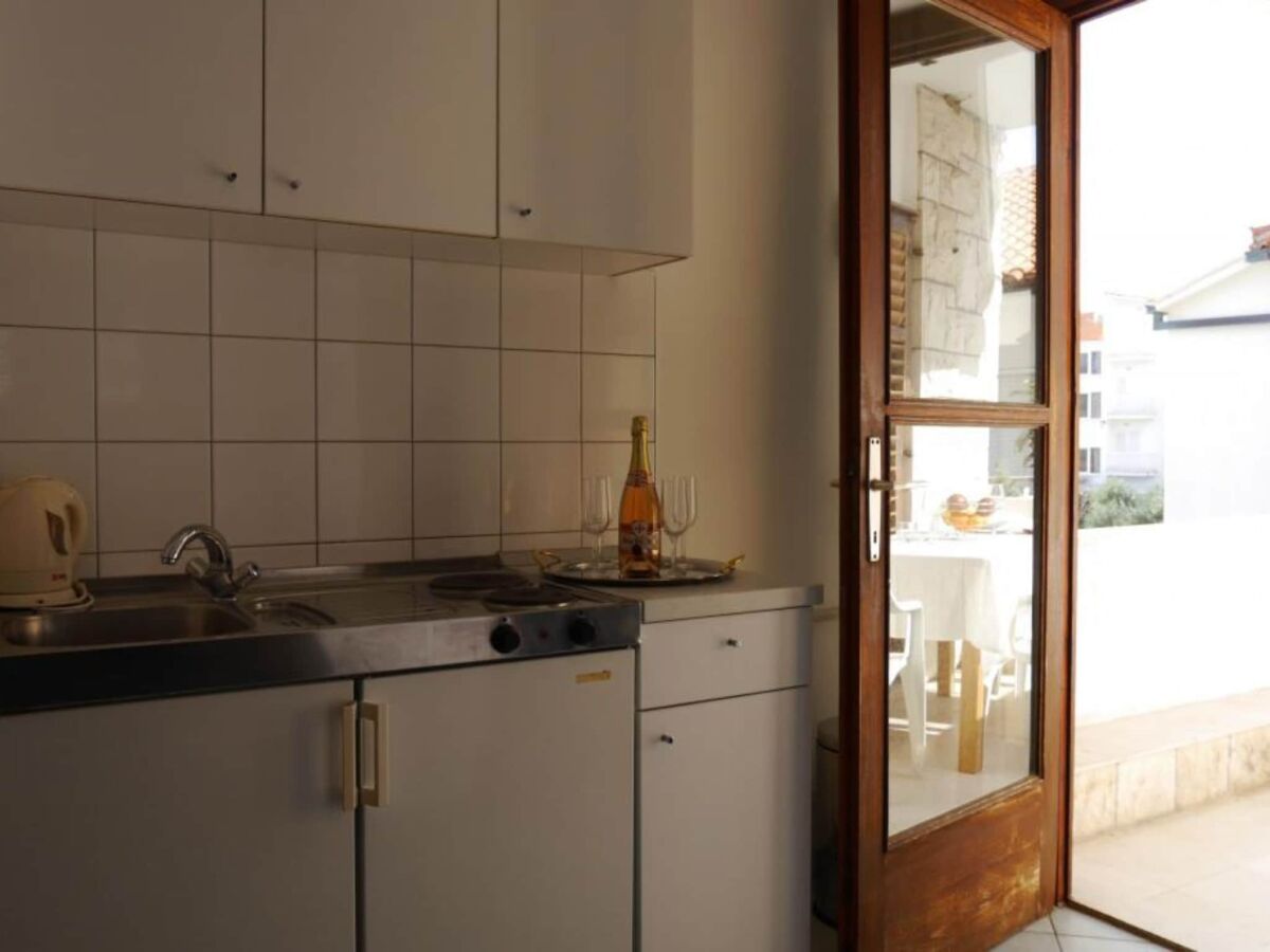 Apartment Dugi Rat Seaside Apartments - 2 Bedroom 3 - Features photo 4