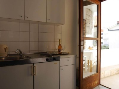 Apartment Dugi Rat Seaside Apartments - 2 Bedroom 3 - Features photo 4