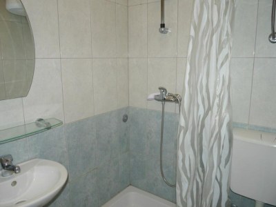 Apartment Dugi Rat Seaside Apartments - 2 Bedroom 3 - Features photo 11