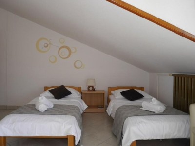 Apartment Dugi Rat Seaside Apartments - Studio 5 - Features photo 6