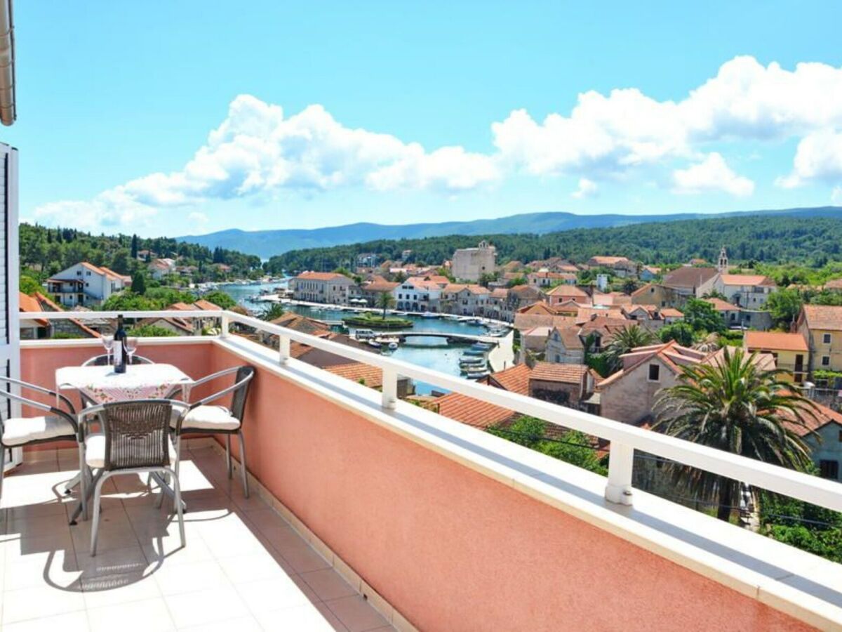 Apartment One Bedroom Luxury Apartment with Balcony and Sea View 1