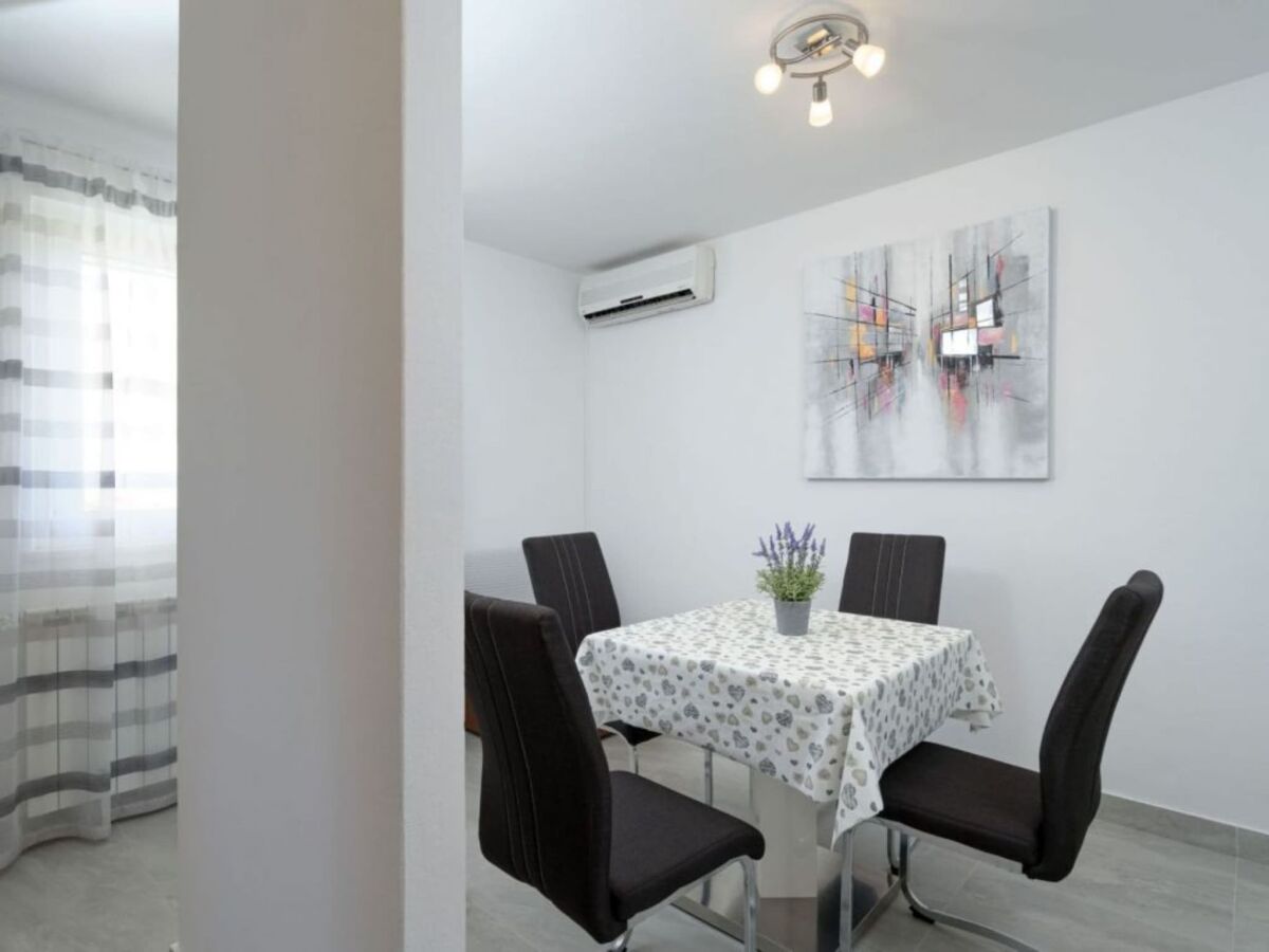 Apartment One Bedroom Apartment with Terrace and Sea View 4 - Features photo 4