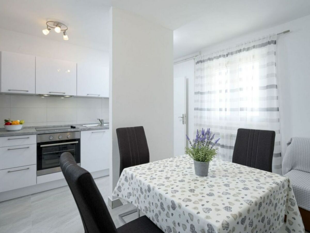 Apartment One Bedroom Apartment with Terrace and Sea View 4 - Features photo 5