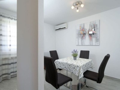 Apartment One Bedroom Apartment with Terrace and Sea View 4 - Features photo 4