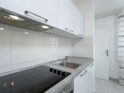 Apartment One Bedroom Apartment with Terrace and Sea View 4 - Features photo 7