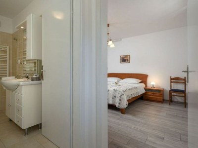 Apartment One Bedroom Apartment with Terrace and Sea View 4 - Features photo 12