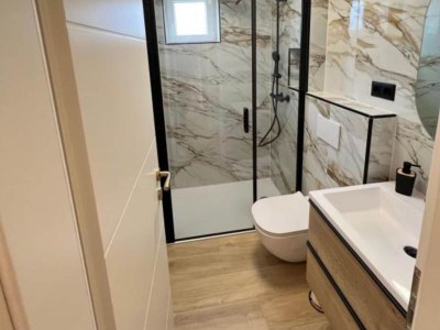 Apartment Four-Bedroom Apartment With Sea View - Features photo 12