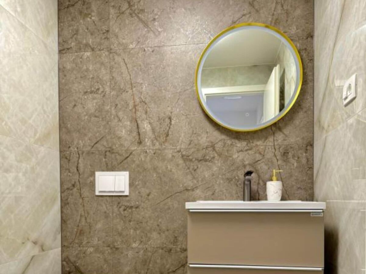 Apartment One-Bedroom Apartment With Terrace - Features photo 2