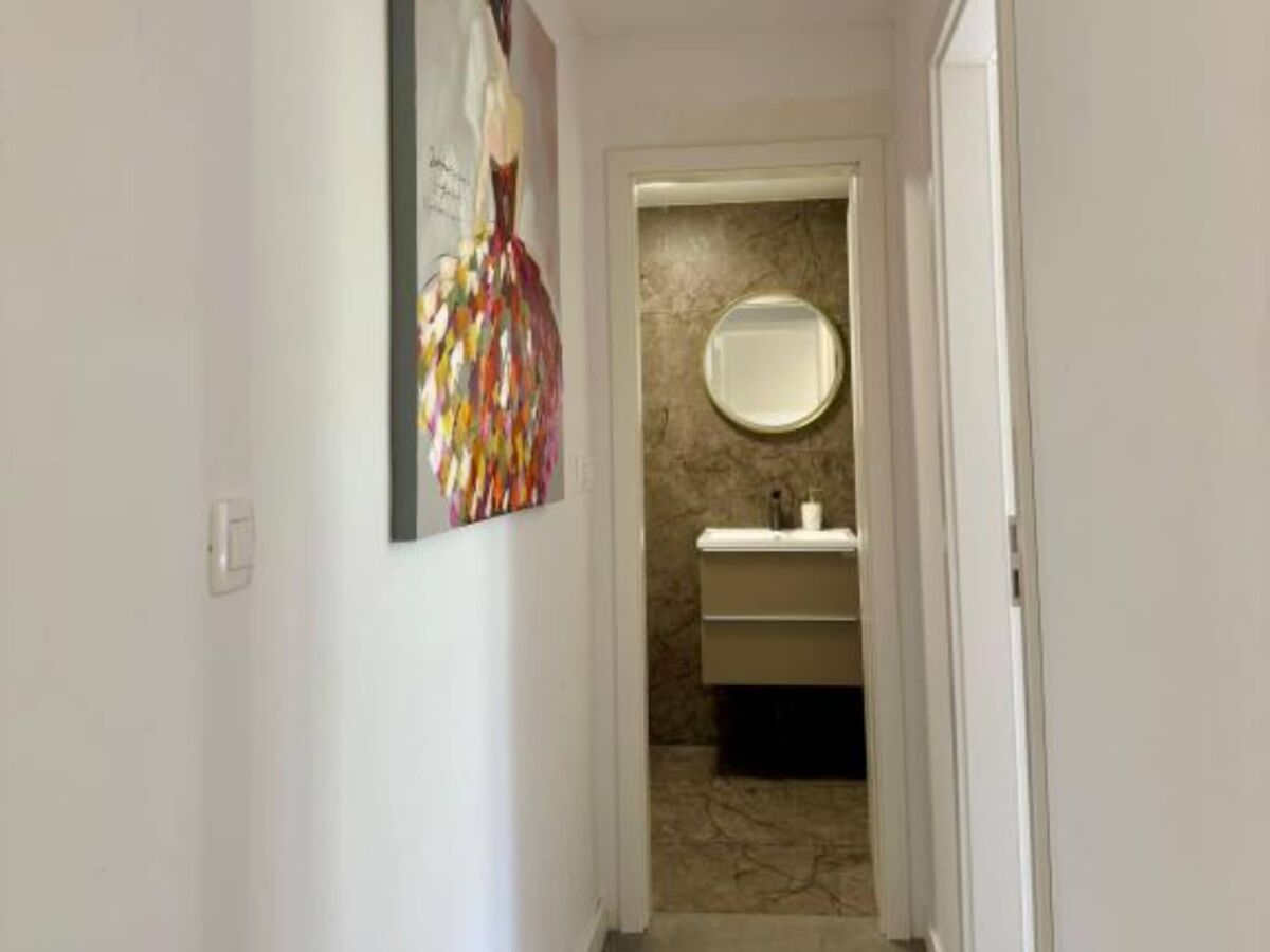 Apartment One-Bedroom Apartment With Terrace - Features photo 3