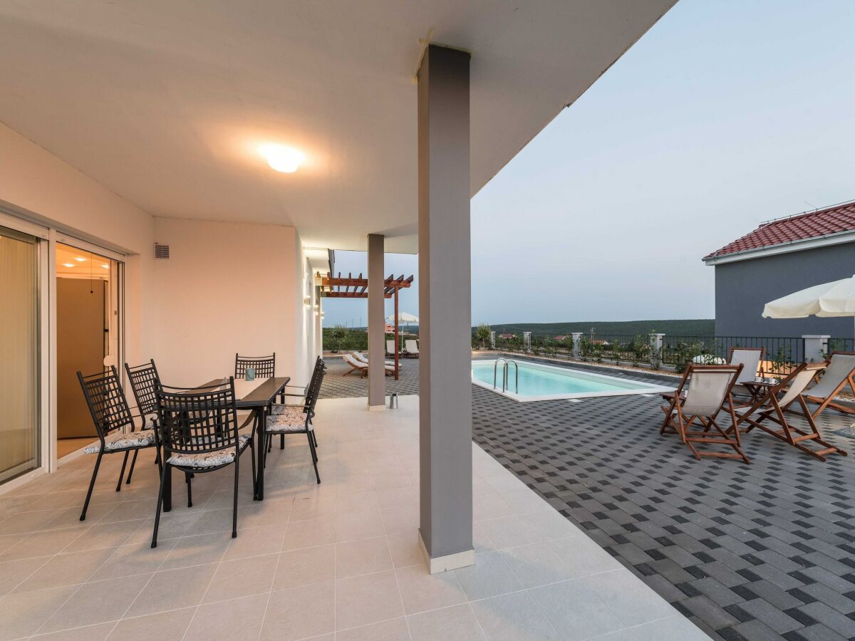 Villa Deluxe Four Bedroom Villa with Sea View and Private Pool (Villa 5) - Outdoor photo 2