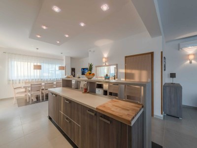 Villa Deluxe Four Bedroom Villa with Sea View and Private Pool (Villa 5) - Features photo 27