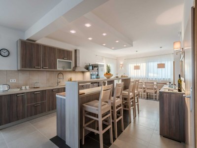 Villa Deluxe Four Bedroom Villa with Sea View and Private Pool (Villa 5) - Features photo 28