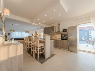 Villa Deluxe Four Bedroom Villa with Sea View and Private Pool (Villa 5) - Features photo 33