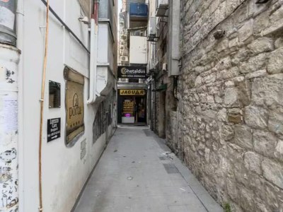 Apartment Silver Gate Rooms-Diocletian's Palace - Quardruple Room - Outdoor photo 4