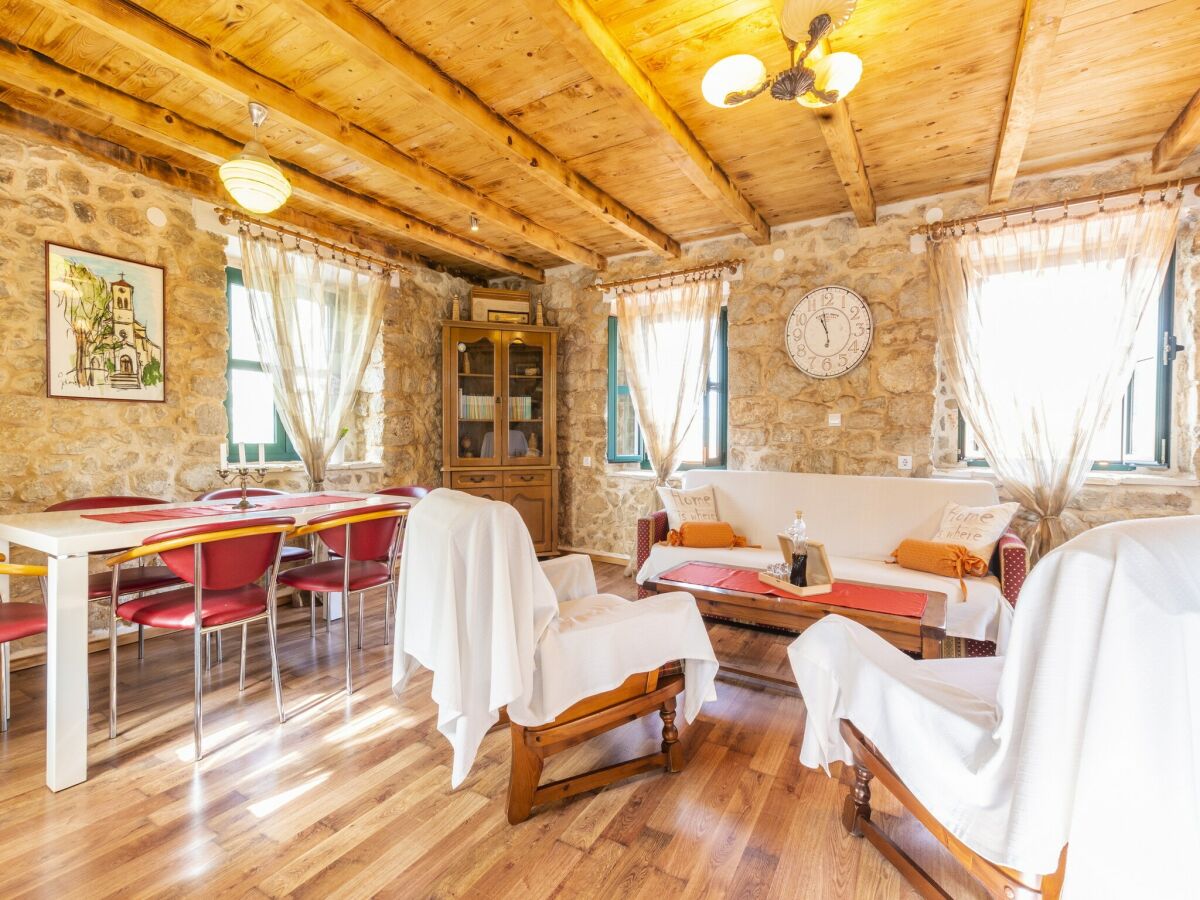 Holiday house House with Two Bedrooms (Dinko HH)