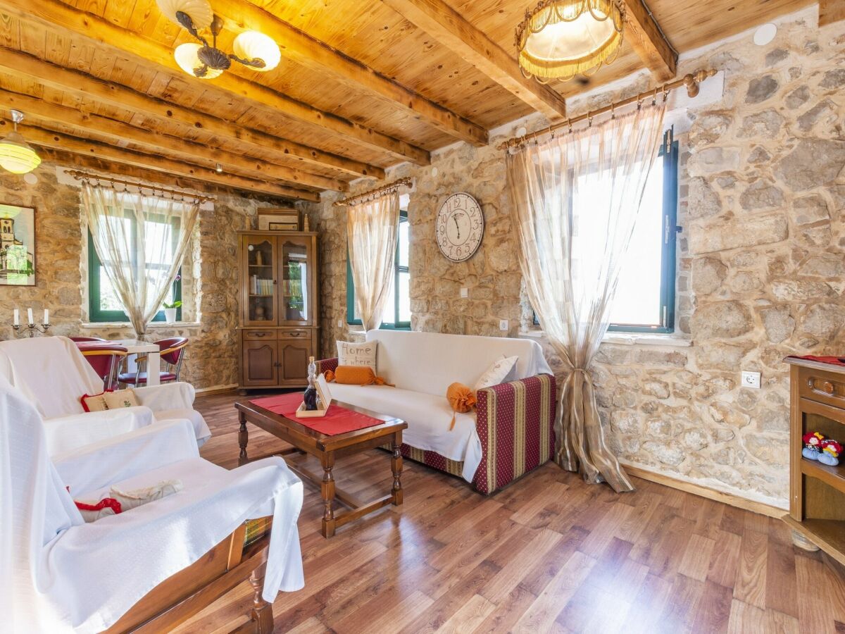 Holiday house House with Two Bedrooms (Dinko HH) - Features photo 4