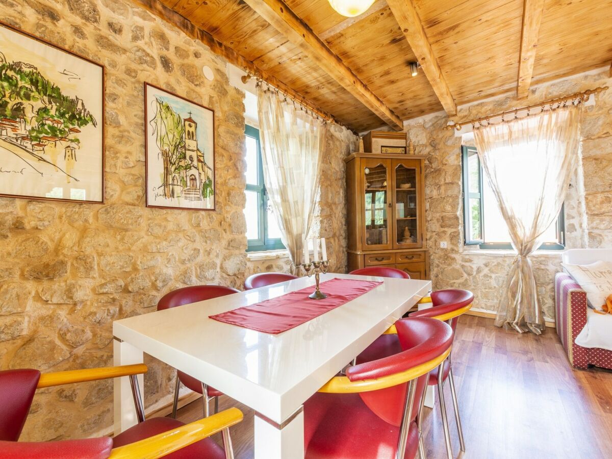 Holiday house House with Two Bedrooms (Dinko HH) - Features photo 5