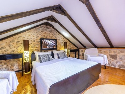 Holiday house House with Two Bedrooms (Dinko HH) - Features photo 8