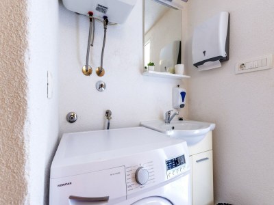 Holiday house House with Two Bedrooms (Dinko HH) - Features photo 12