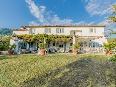 Villa Villa Noa, Romantisches 8 Schlafzimmer in Marlia - Villa