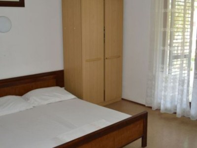 Apartment Apartments Miki Rogoznica - Classic Two Bedroom Apartment with Terrace - Features photo 5
