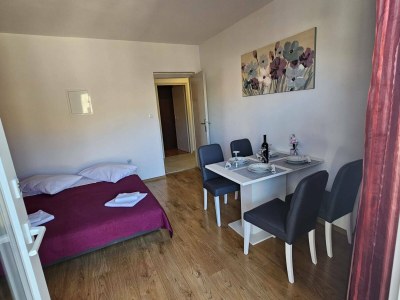 Apartment Apartment in the coastal town of Grebastica - Features photo 7