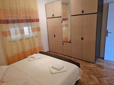 Apartment Apartment in the coastal town of Grebastica - Features photo 14