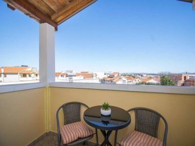 Apartment 2-bedroom coastal apartment in Vodice - Outdoor photo 5