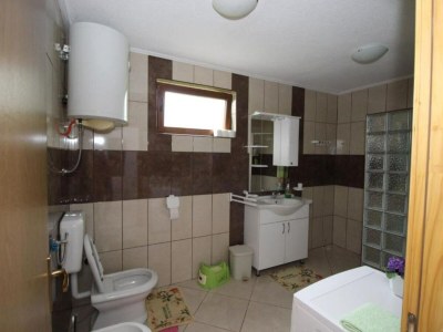 Holiday house Four bedroom house with river view - Features photo 31