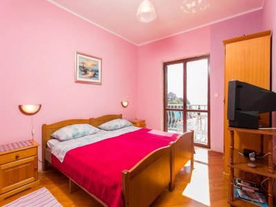 Apartment Apartments Neve - One-Bedroom Apartment with Balcony and Sea View - Features photo 7