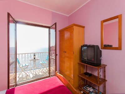 Apartment Apartments Neve - One-Bedroom Apartment with Balcony and Sea View - Features photo 11