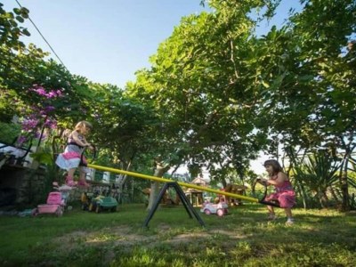 Apartment One-Bedroom Apartment With Lake View - Outdoor photo 9