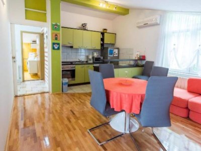 Apartment One-Bedroom Apartment With Lake View - Features photo 20