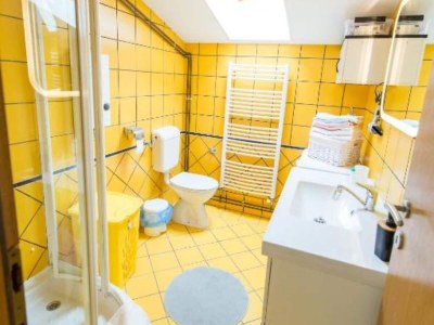 Apartment One-Bedroom Apartment With Lake View - Features photo 25