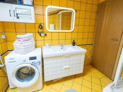 Apartment One-Bedroom Apartment With Lake View - Features photo 27