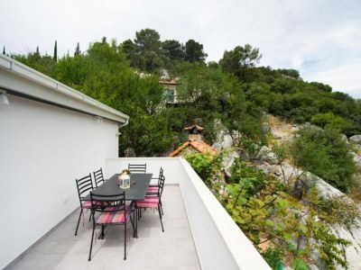 Apartment One-Bedroom Apartment With Lake View - Outdoor photo 35