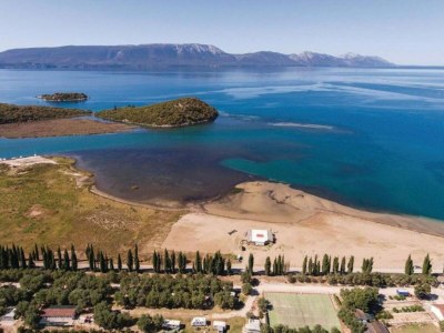 Apartment One-Bedroom Apartment With Lake View - Outdoor photo 55