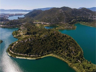 Apartment One-Bedroom Apartment With Lake View - Outdoor photo 57