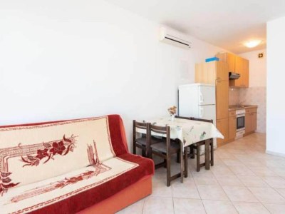 Apartment Spacious and Cozy Seafront Apartments - Two Bedroom Apartment  with Terrace and Sea View - Features photo 19