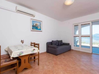 Apartment One Bedroom Apartment with Terrace and Sea View - Features photo 15