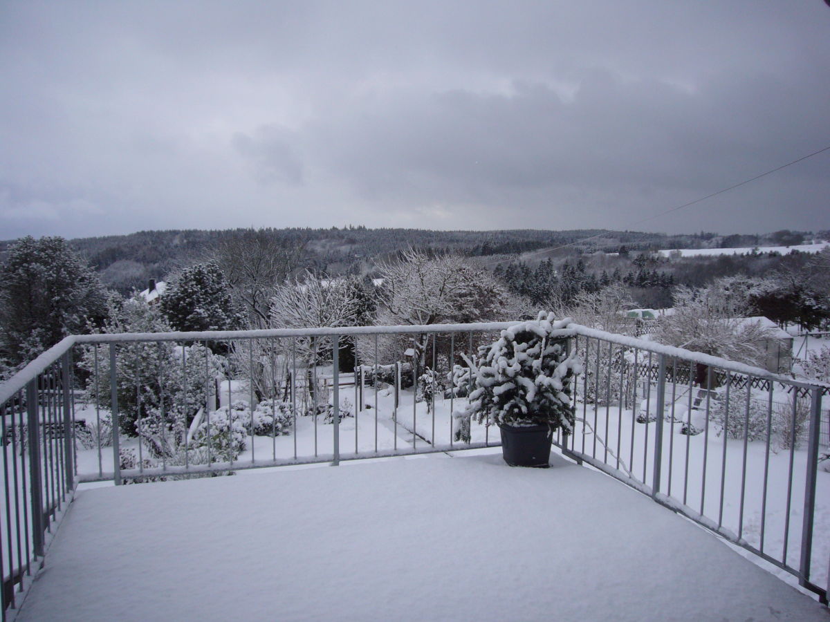 Holiday apartment "Ferienwohnung Eifelblick in Schüller" - Outdoor photo 2